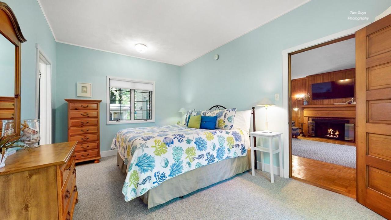 Holiday Hill Resort Saugatuck Extérieur photo
