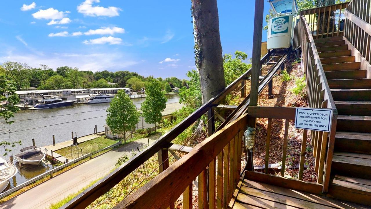 Holiday Hill Resort Saugatuck Extérieur photo