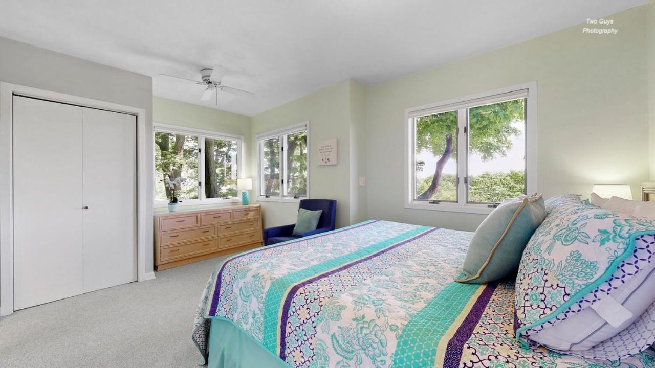 Holiday Hill Resort Saugatuck Extérieur photo