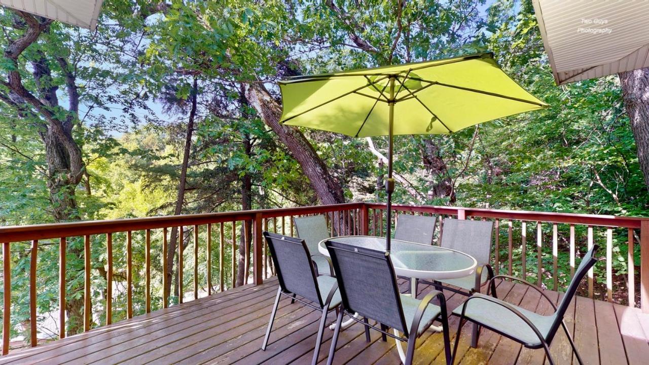 Holiday Hill Resort Saugatuck Extérieur photo