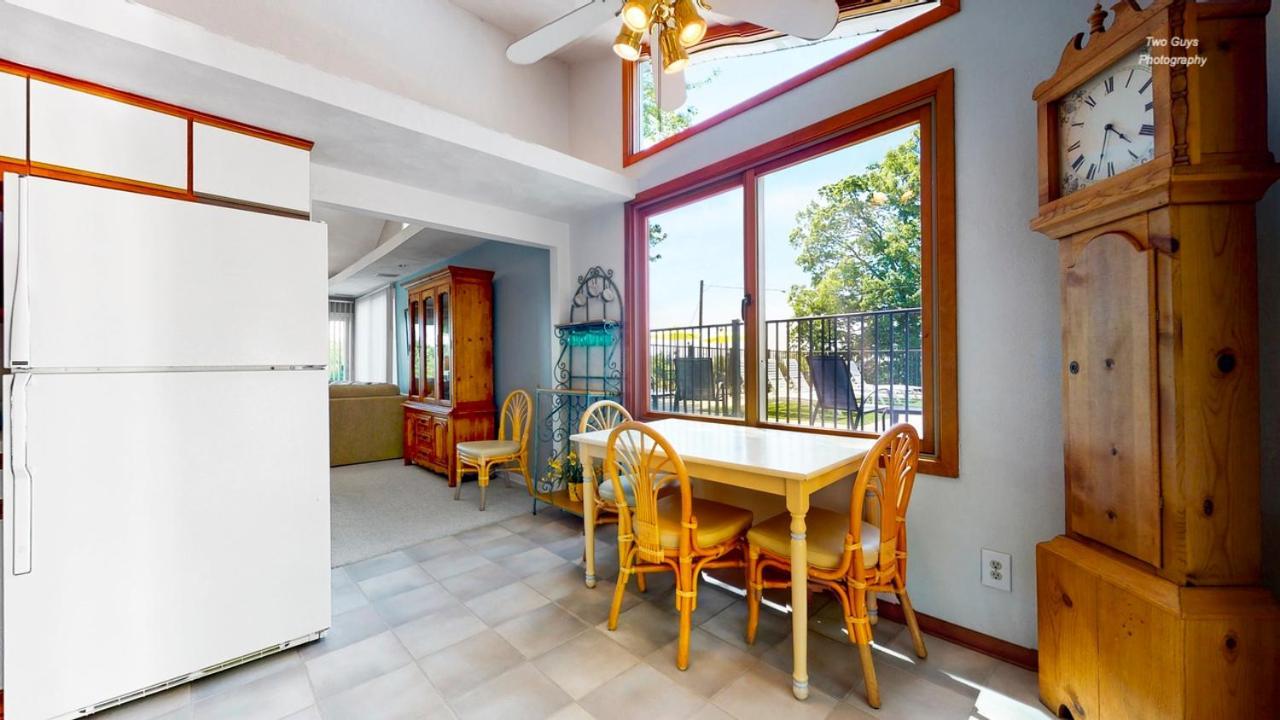 Holiday Hill Resort Saugatuck Extérieur photo
