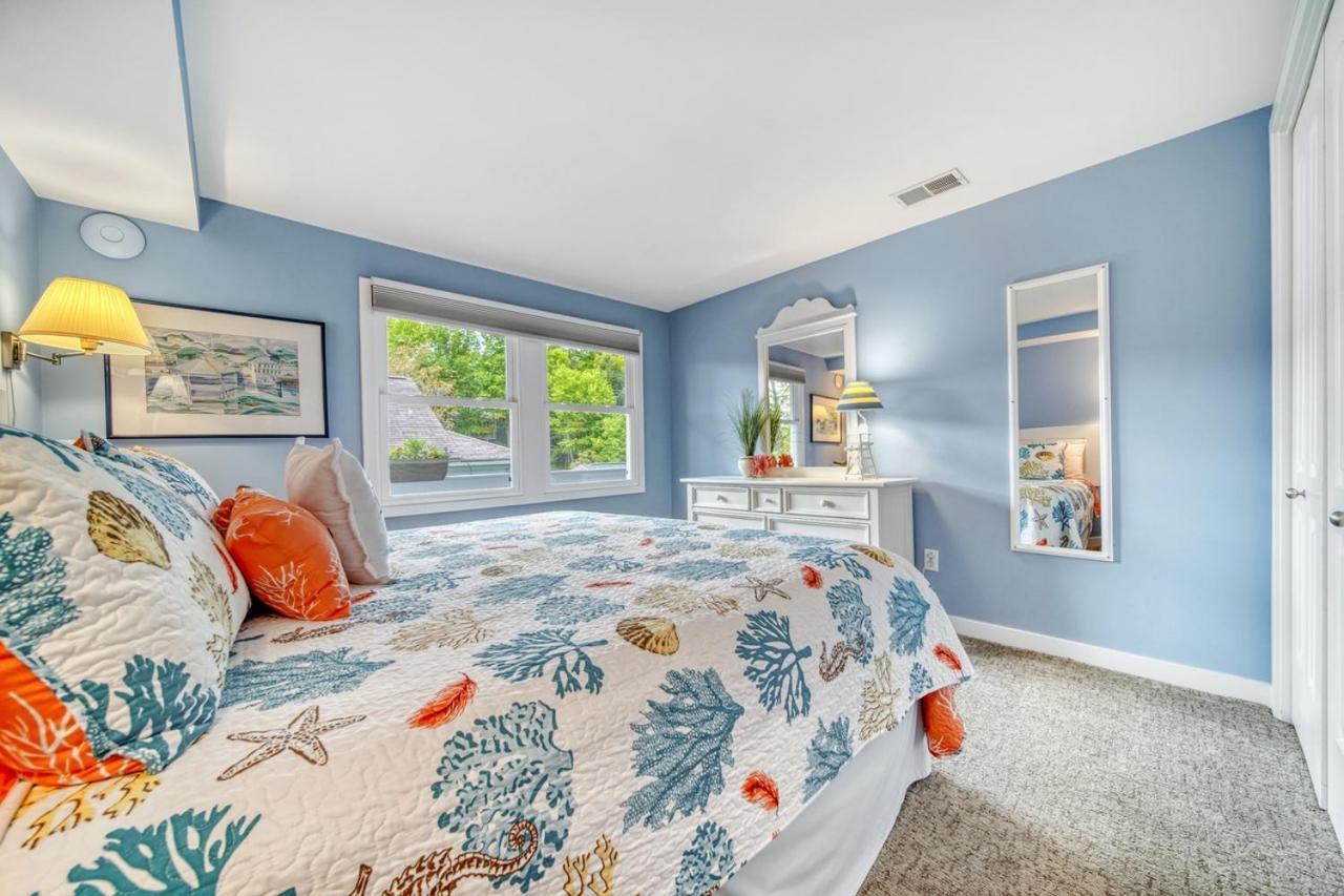Holiday Hill Resort Saugatuck Extérieur photo